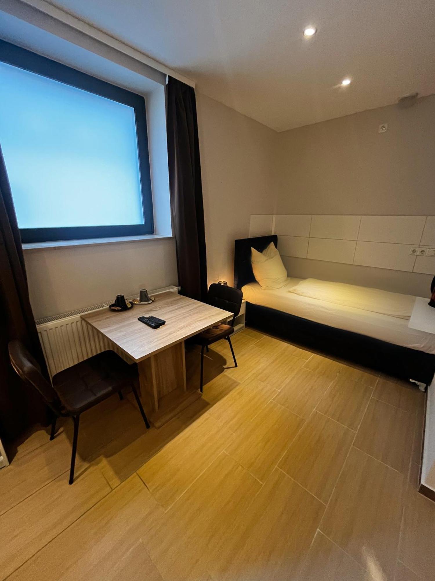 Mala Me Hotel Hannover Ngoại thất bức ảnh