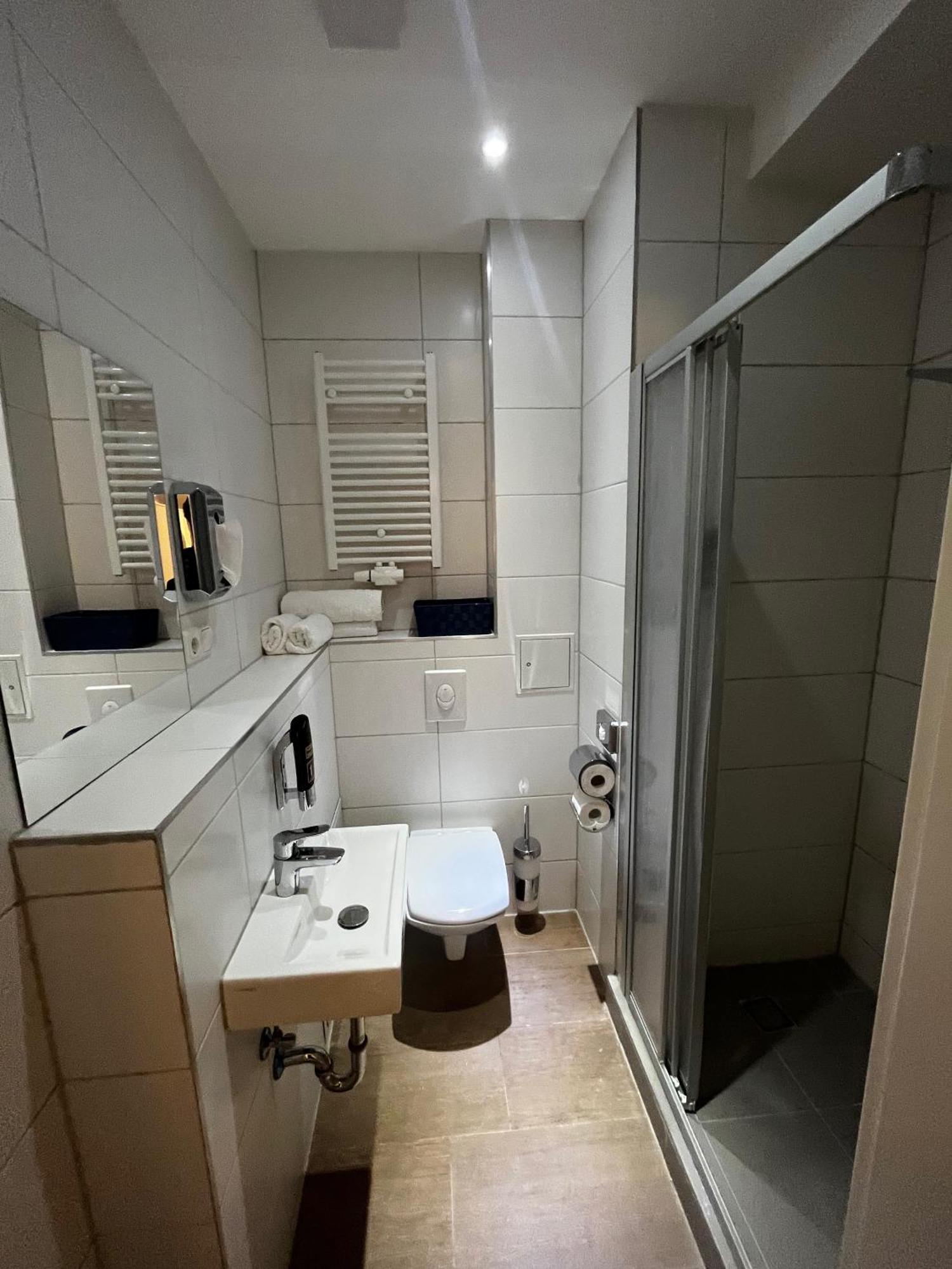 Mala Me Hotel Hannover Ngoại thất bức ảnh